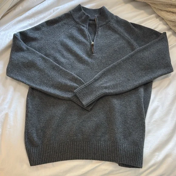 Men's Charcoal Cashmere Sweater - Picture 1 of 2